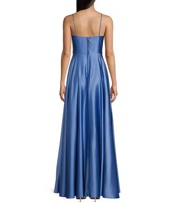 Tirantes finos, escote cuadrado, superficie de satén, abertura de satén, vestido de noche