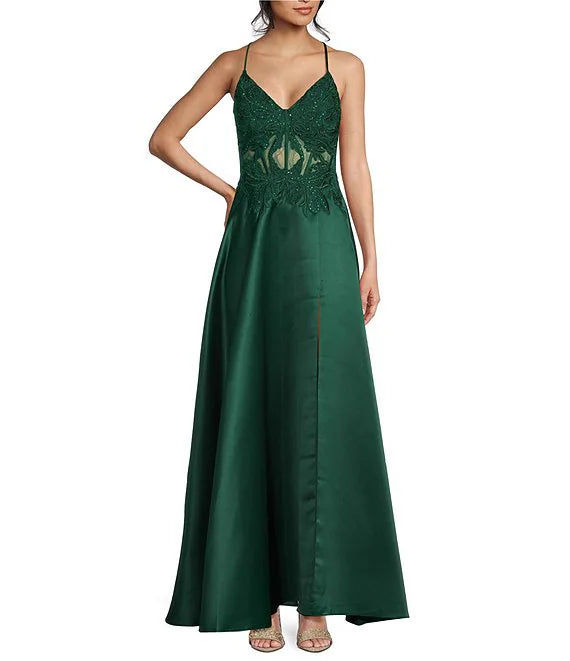 Vestido de fiesta largo de satén ajustado