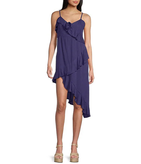 Vestido de fiesta ajustado con corsé sin mangas con ribete de rosas y dobladillo asimétrico