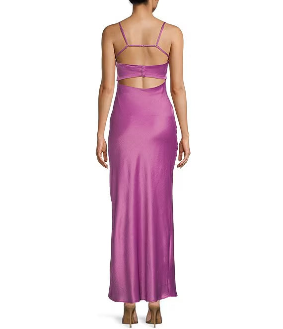 Vestido de fiesta de satén con rayas horizontales