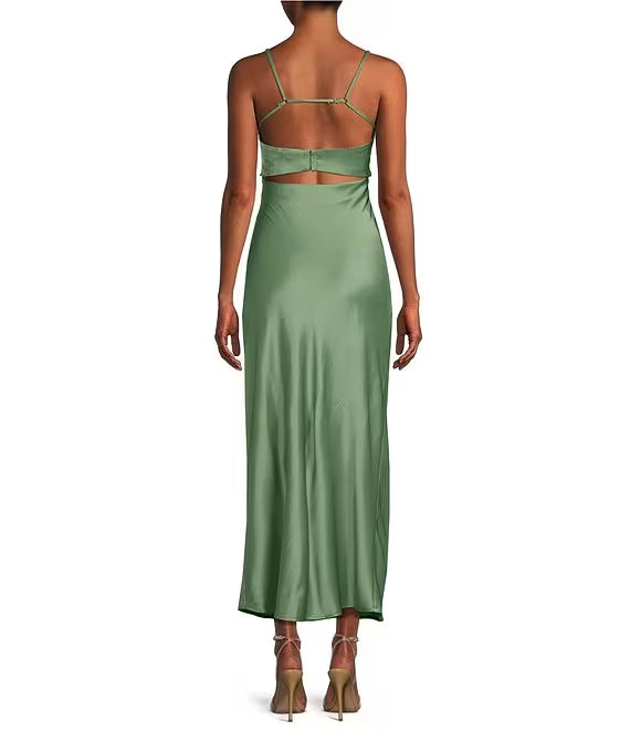 Vestido de fiesta de satén con rayas horizontales