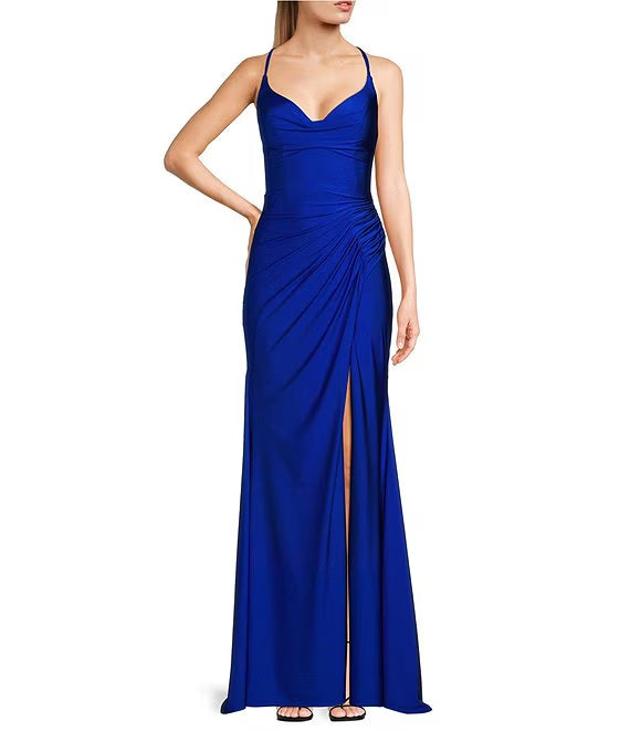 Vestido de fiesta largo con lazo en la espalda