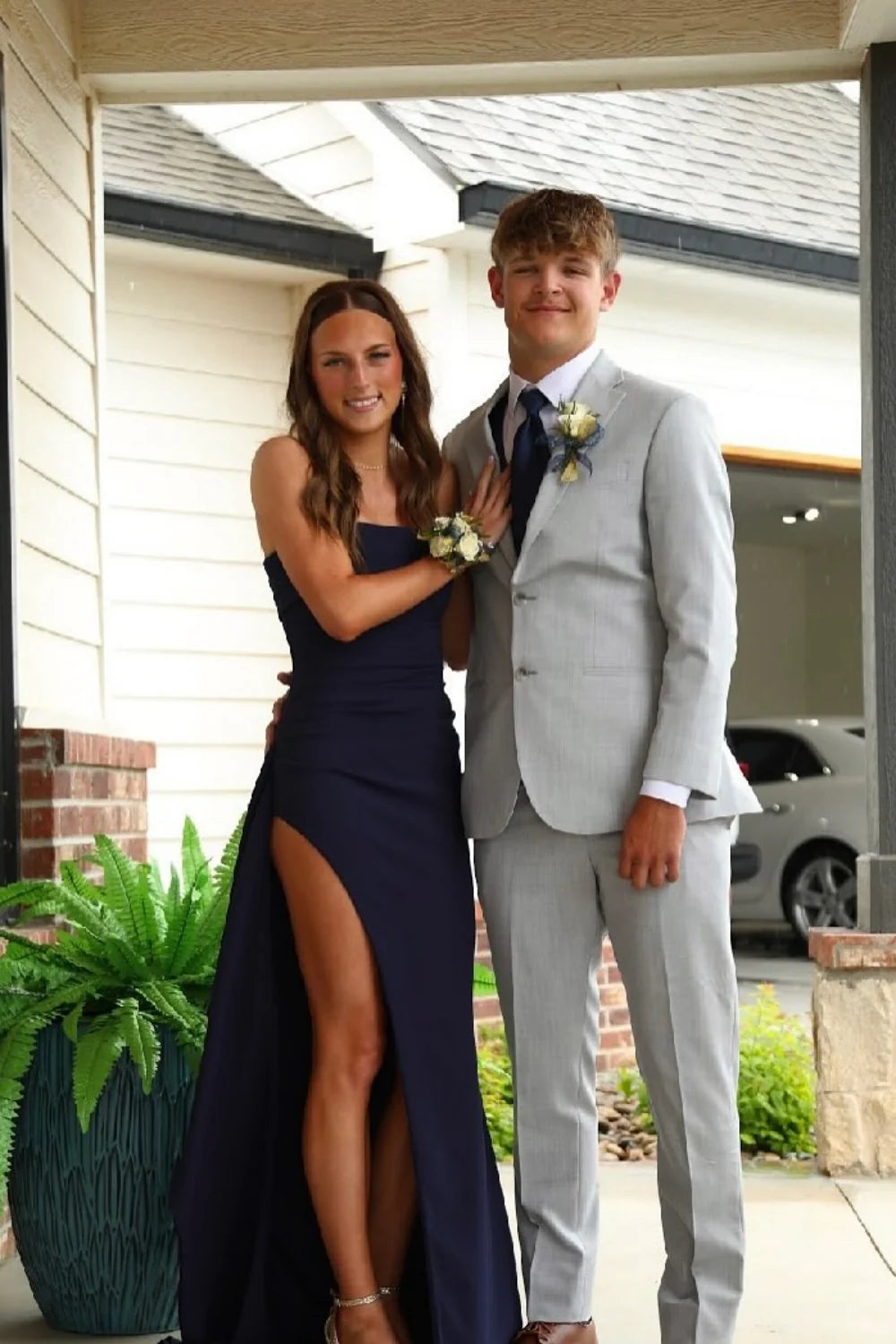 Crepe Strapless Sweetheart Ruched Bodice High-Slit Sheath Floor-Length Prom Dress