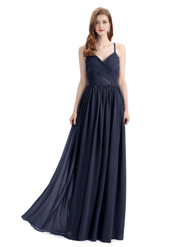Elegantes vestidos de dama de honor de gasa con tirantes finos, corte A, escote en V y largo hasta el suelo