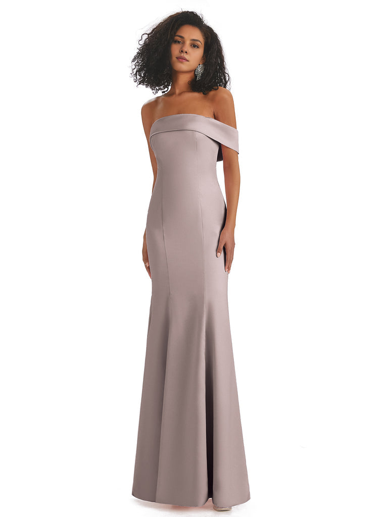 Vestidos de dama de honor de sirena con abertura lateral, sin mangas, de satén suave y sexy, únicos, de un solo hombro