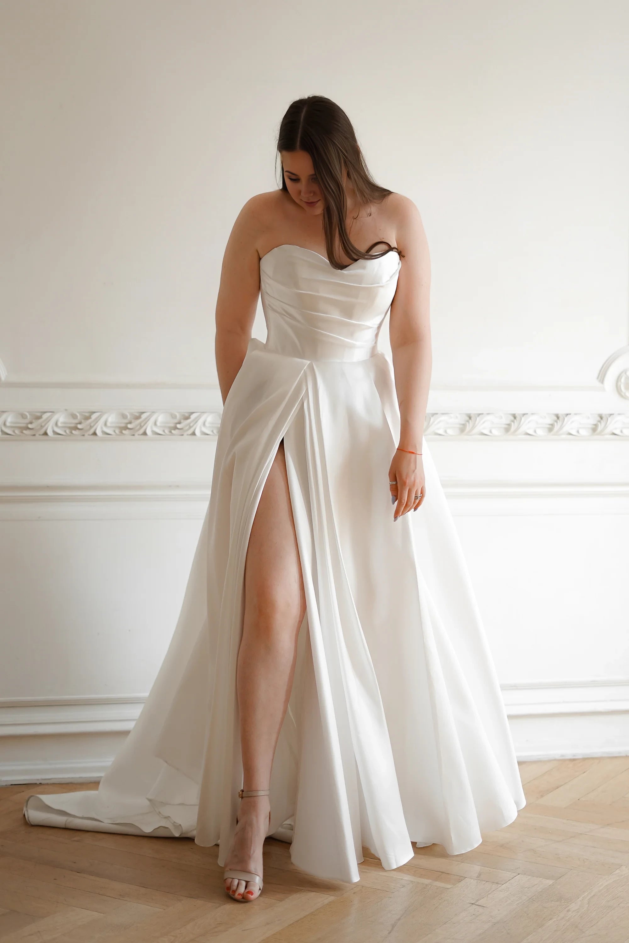 Elegant A-Line Sweetheart Neck Strapless Ruched Bodice High Slit Plus Size Maxi Winter Wedding Dress