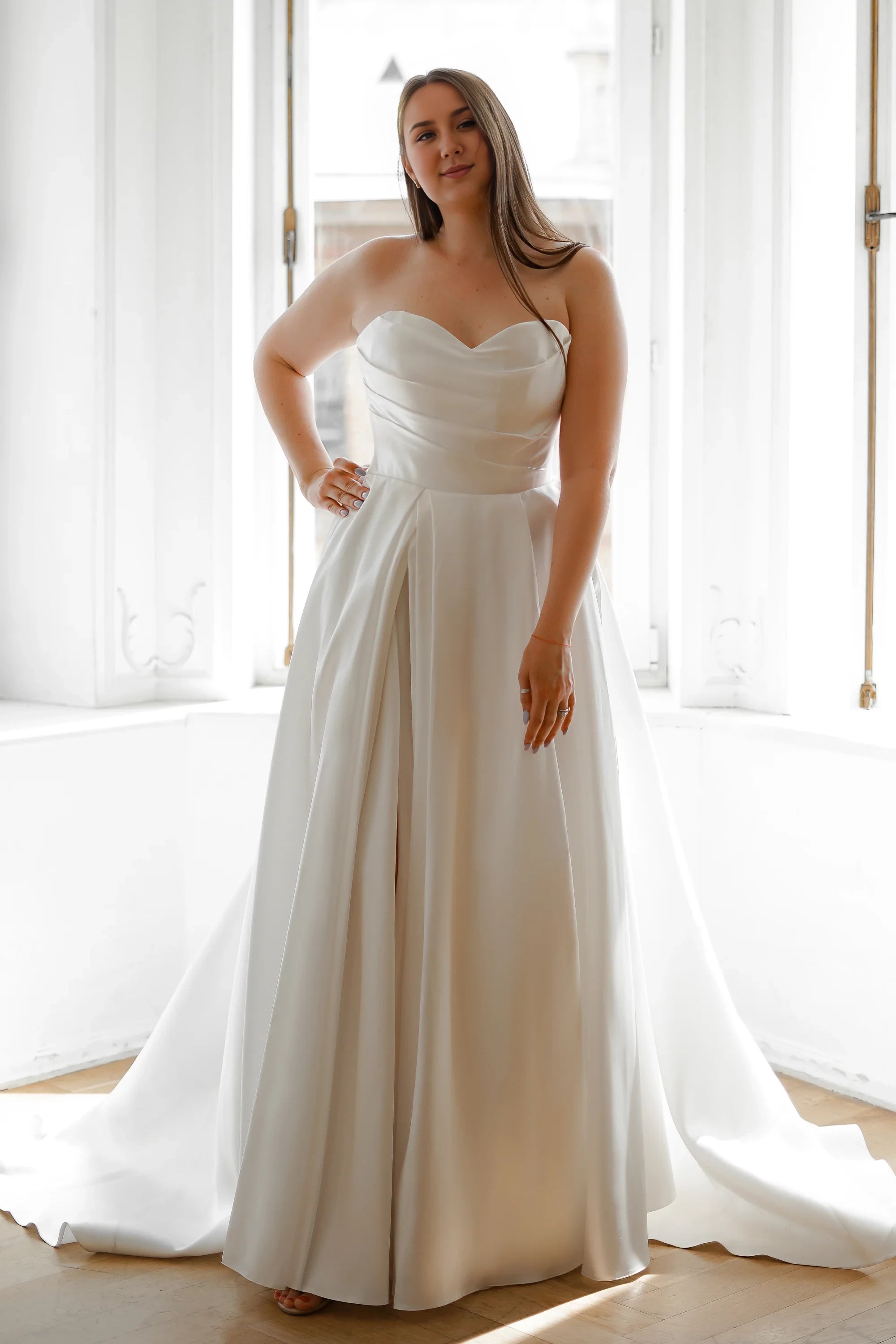 Elegant A-Line Sweetheart Neck Strapless Ruched Bodice High Slit Plus Size Maxi Winter Wedding Dress