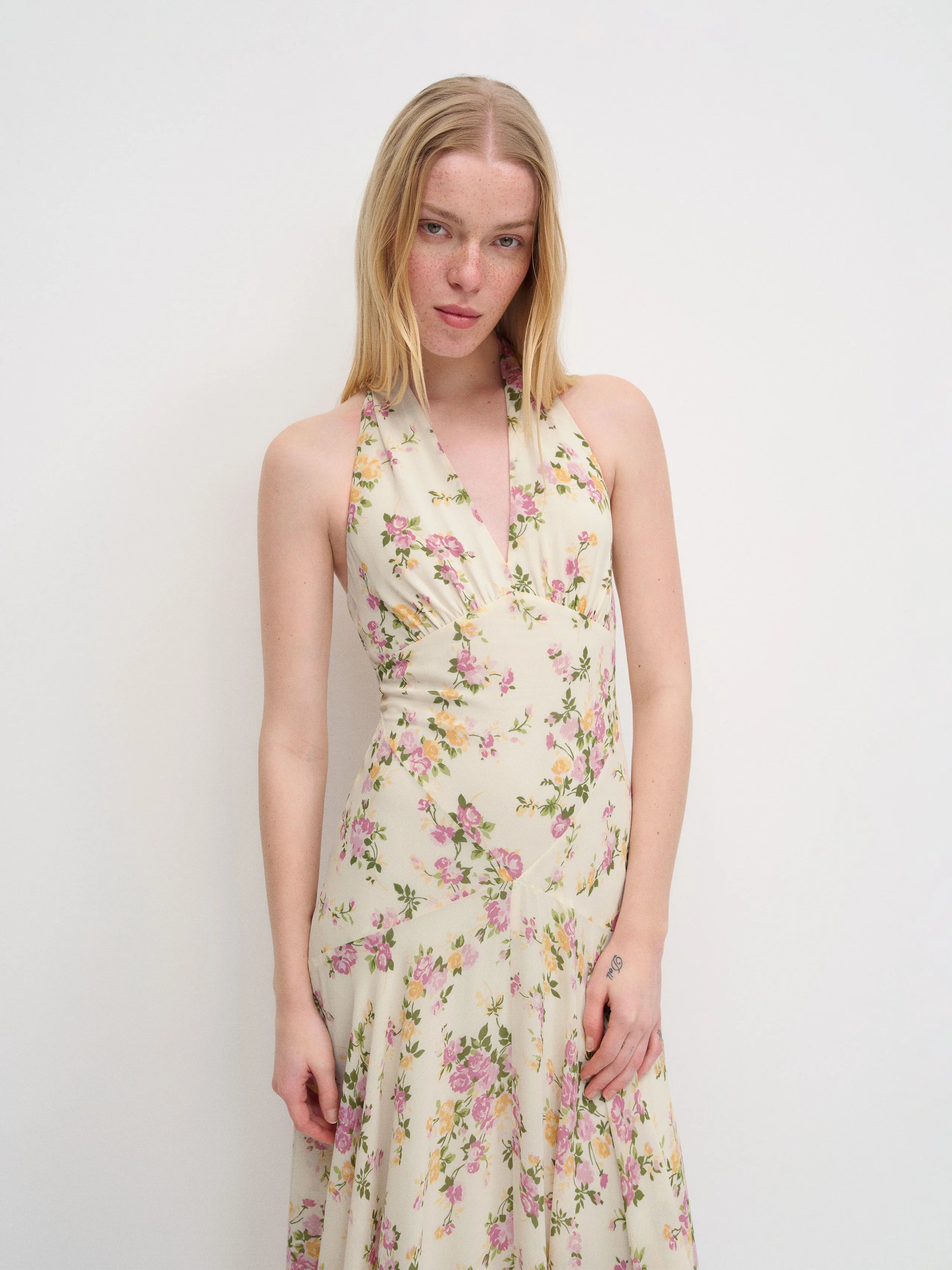 Elegant Cream Floral Print Chiffon Halter Neck V-Neck Sleeveless Midi Prom Dresses