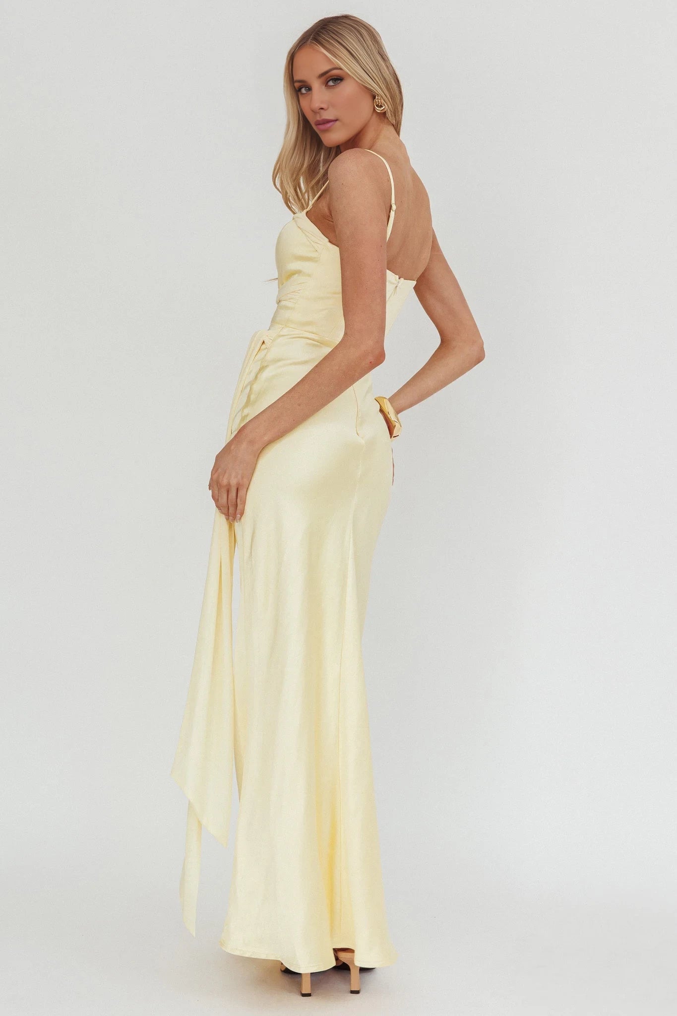 Elegant Light Yellow Asymmetric Neck Sleeveless Spaghetti Strap Tie-Waist Satin Floor-Length Prom Dress