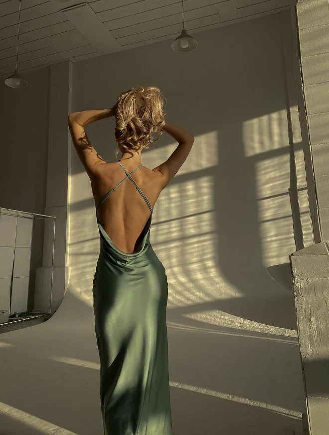 Elegant Mermaid Cowl Neck Spaghetti Strap Cross-Back Floor Length Satin Evening Dress