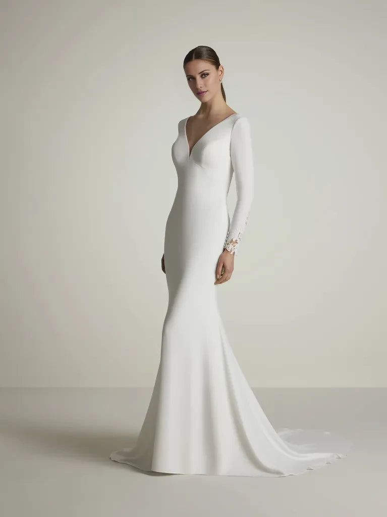 Elegant Mermaid Deep V-Neck Long Sleeve Lace-Back Maxi Winter Wedding Dress
