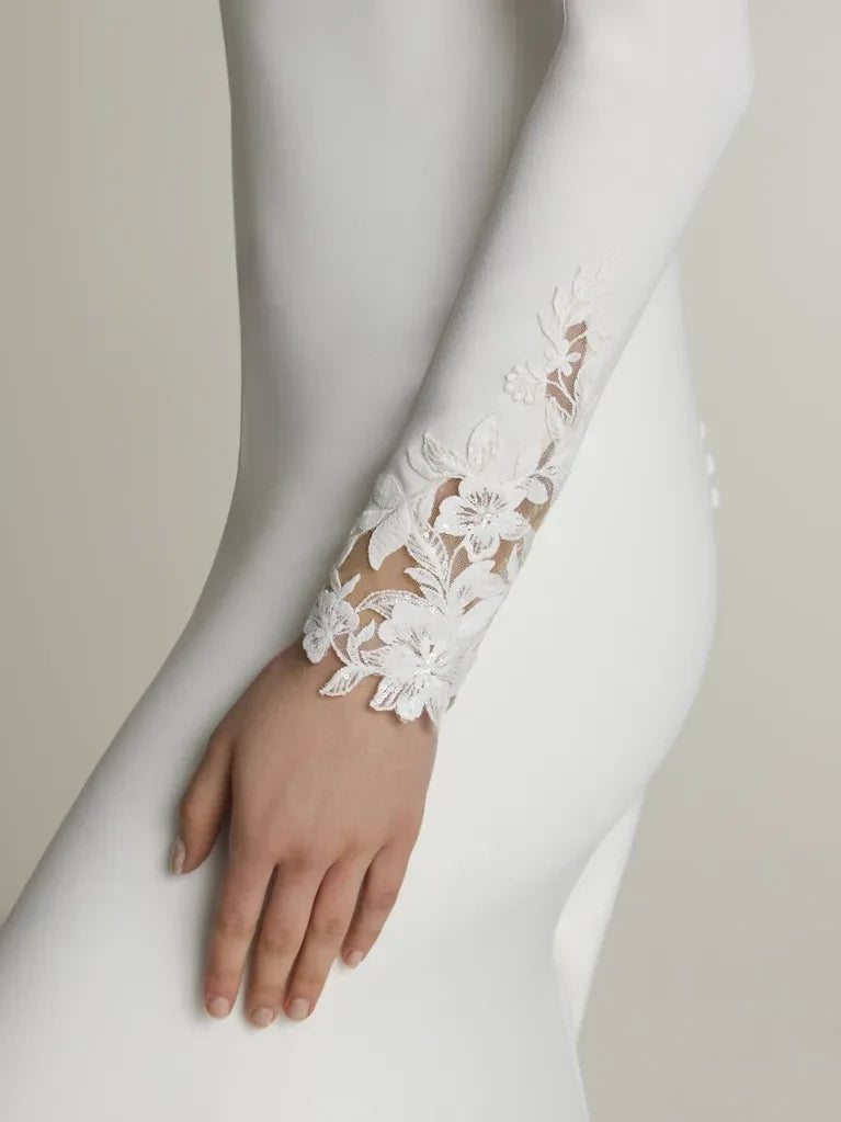 Elegant Mermaid Deep V-Neck Long Sleeve Lace-Back Maxi Winter Wedding Dress