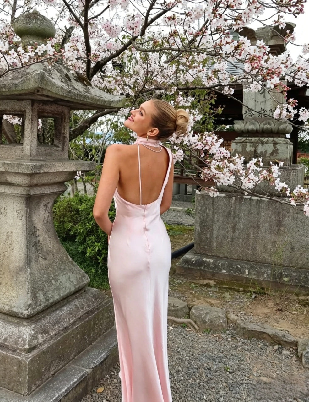 Elegant Mermaid Halter Neck Sleeveless Open Back Floor Length Evening Dress