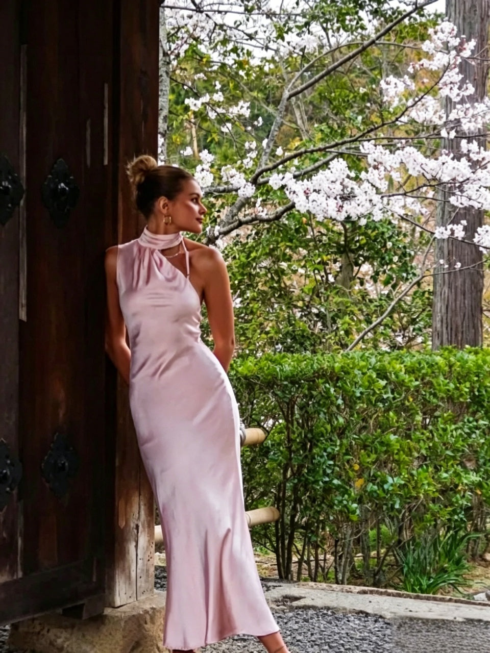 Elegant Mermaid Halter Neck Sleeveless Open Back Floor Length Evening Dress