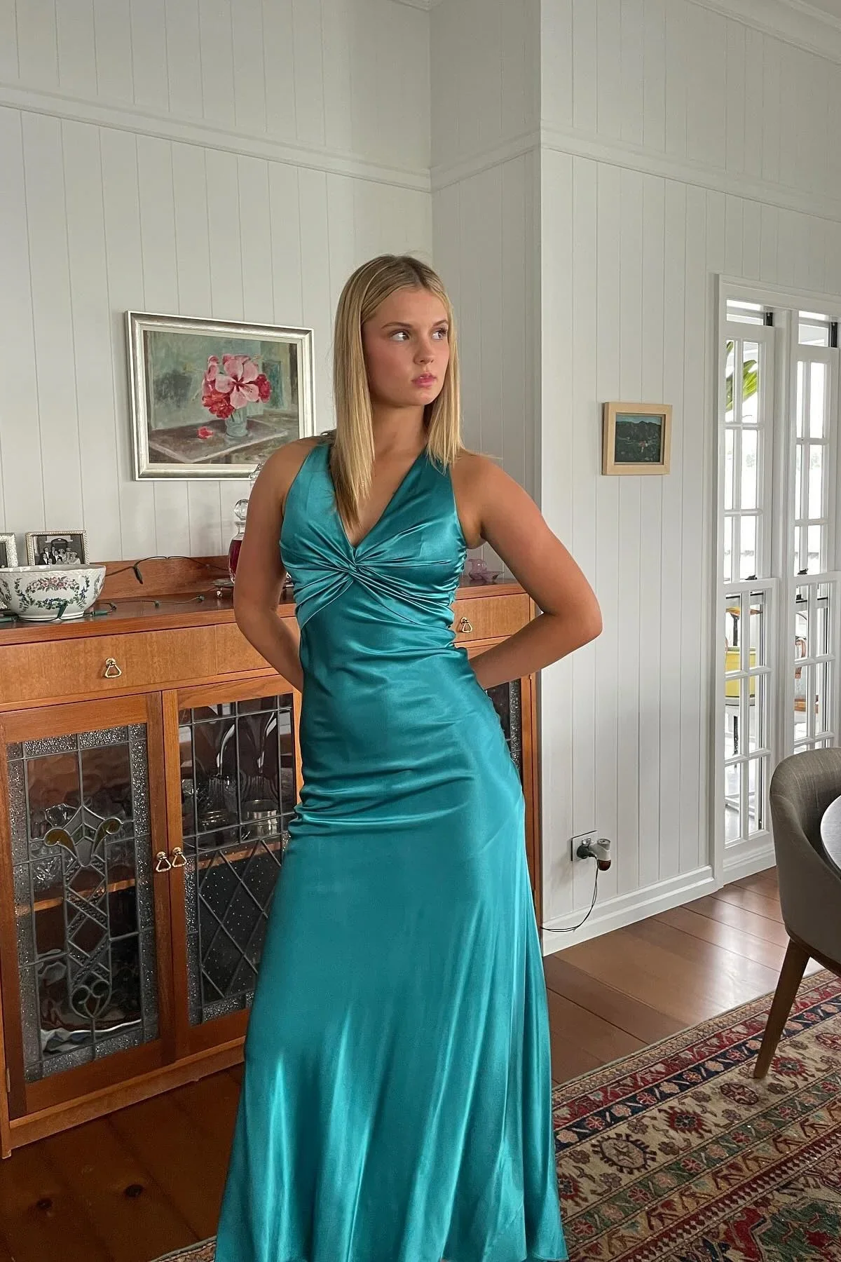Elegant Mermaid Halter V-Neck Tie Back Floor-Length Satin Evening Dress