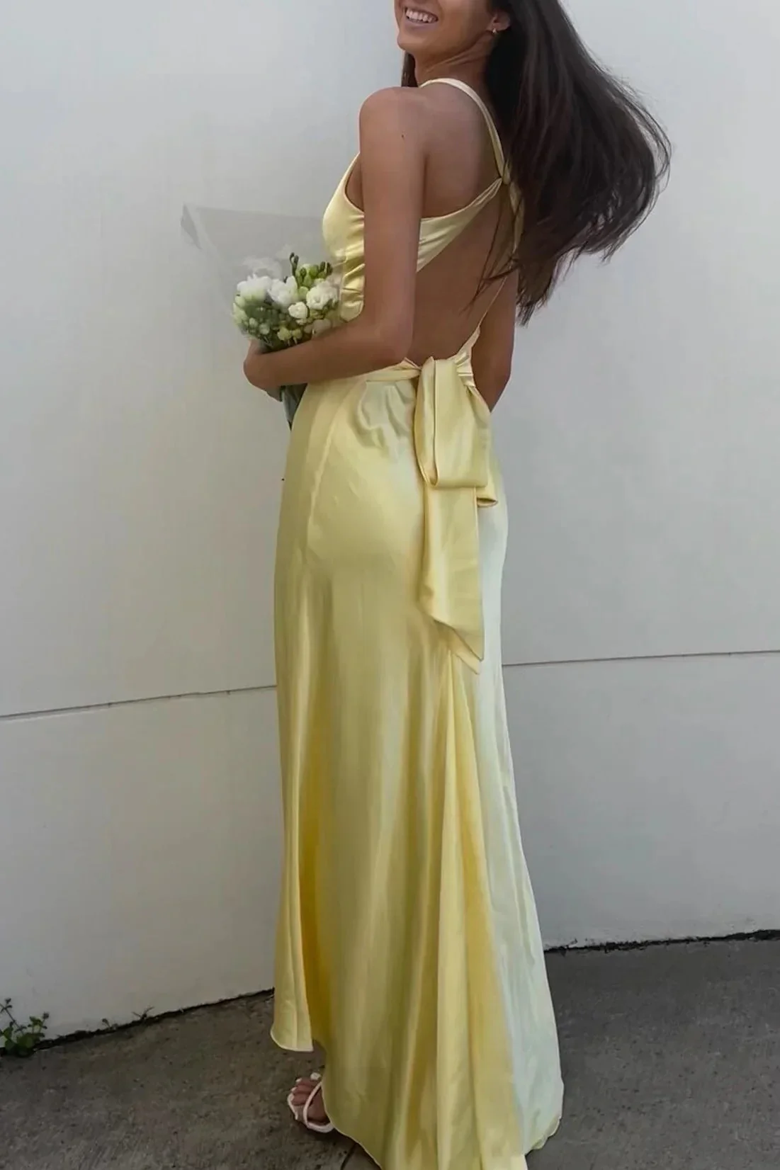 Elegant Mermaid Halter V-Neck Tie Back Floor-Length Satin Evening Dress