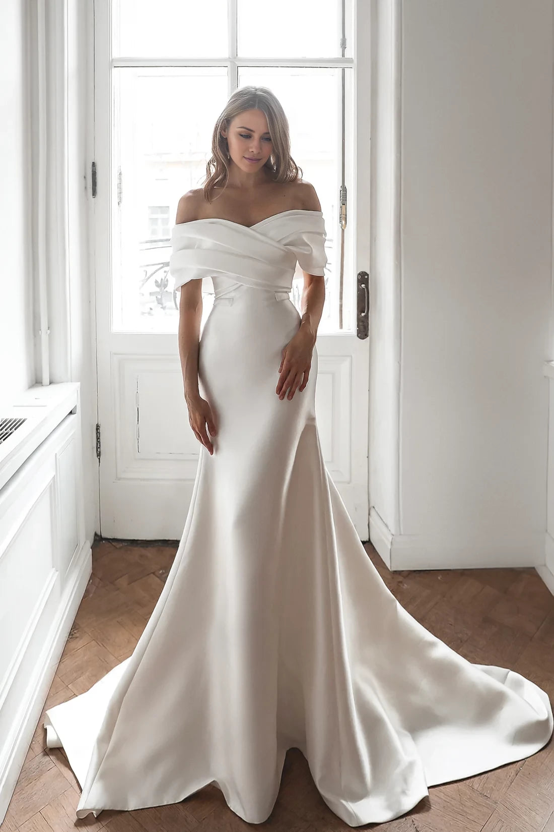 Elegant Mermaid Off-Shoulder Neck Sleeveless Satin Lace Up Floor-Length Winter Wedding Dress