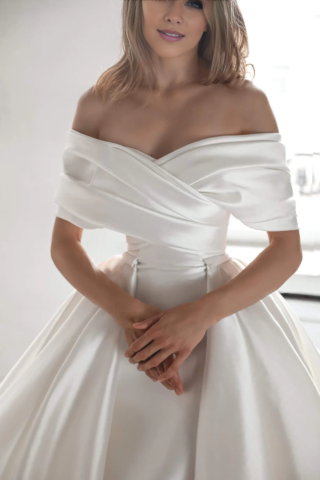 Elegant Mermaid Off-Shoulder Neck Sleeveless Satin Lace Up Floor-Length Winter Wedding Dress