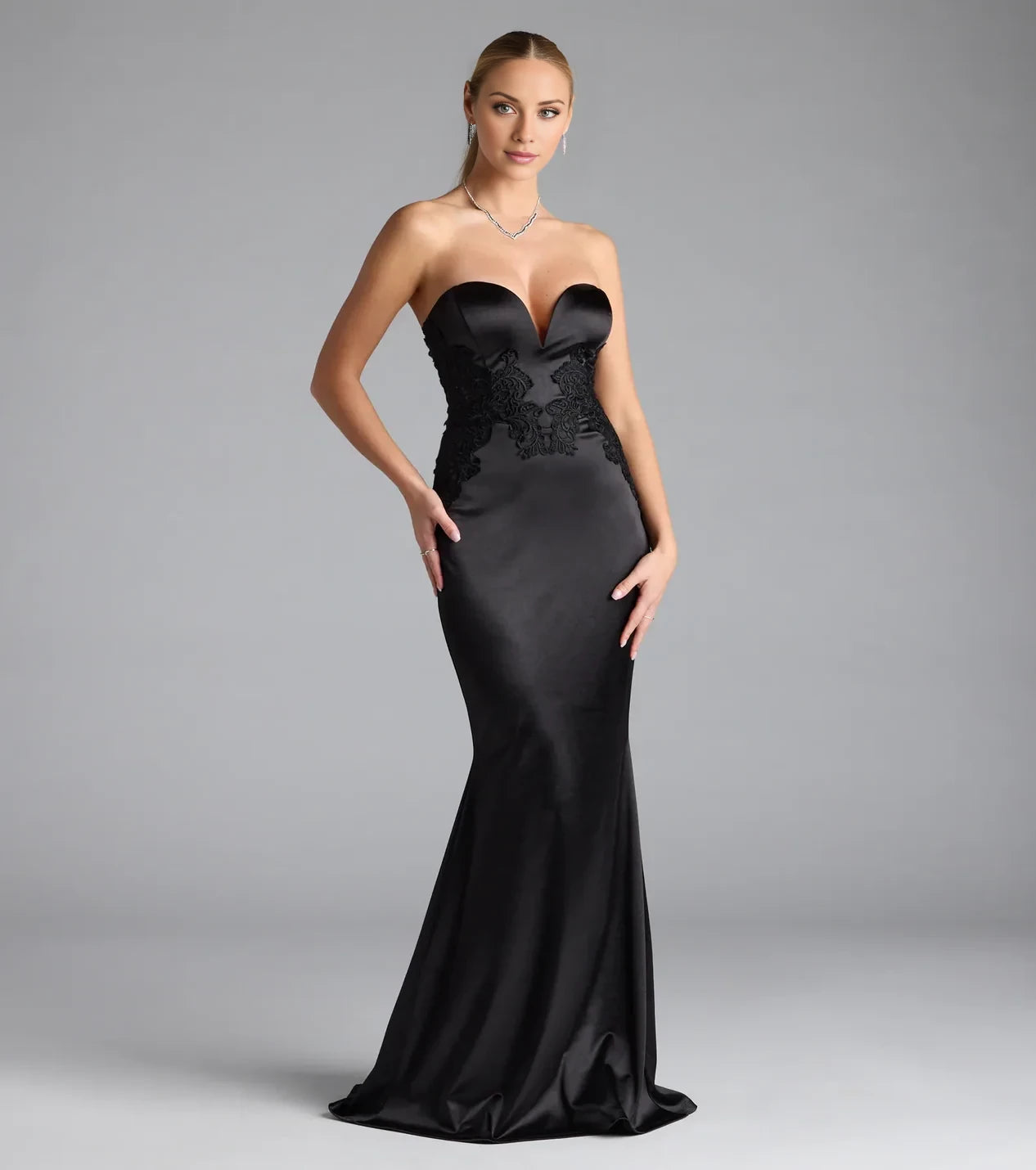 Elegant Mermaid Off Shoulder Neck Strapless Lace-Detailed Satin Floor-Length Evening Dress