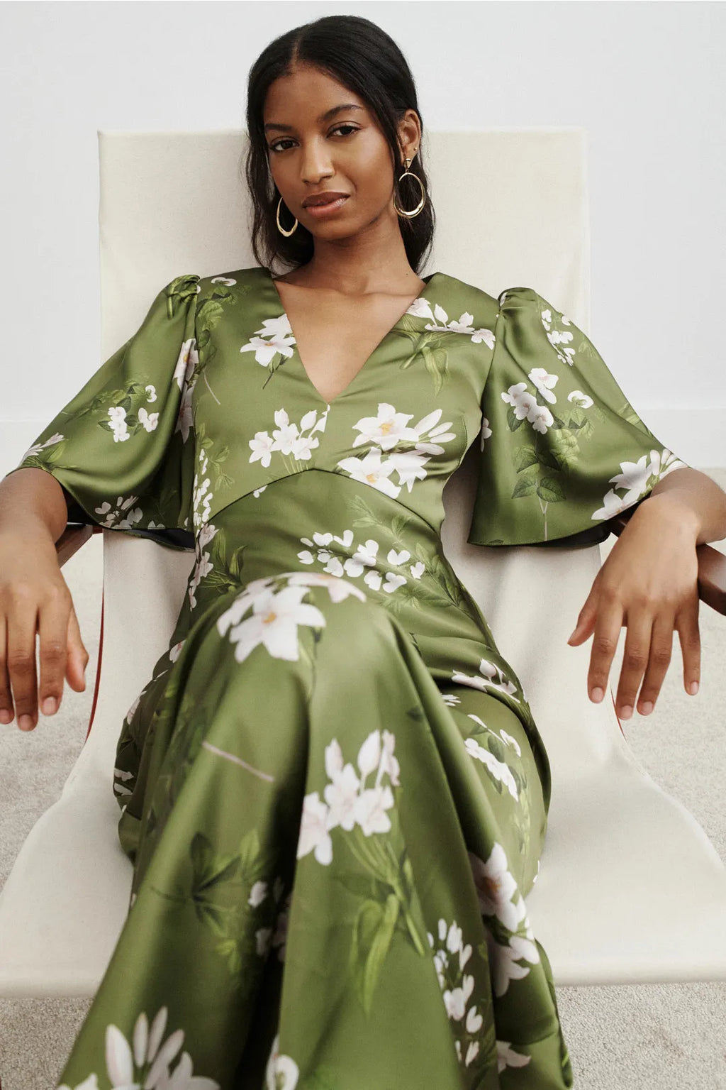 Green Satin Floral Print V-Neck Sheath Floor-Length Dress