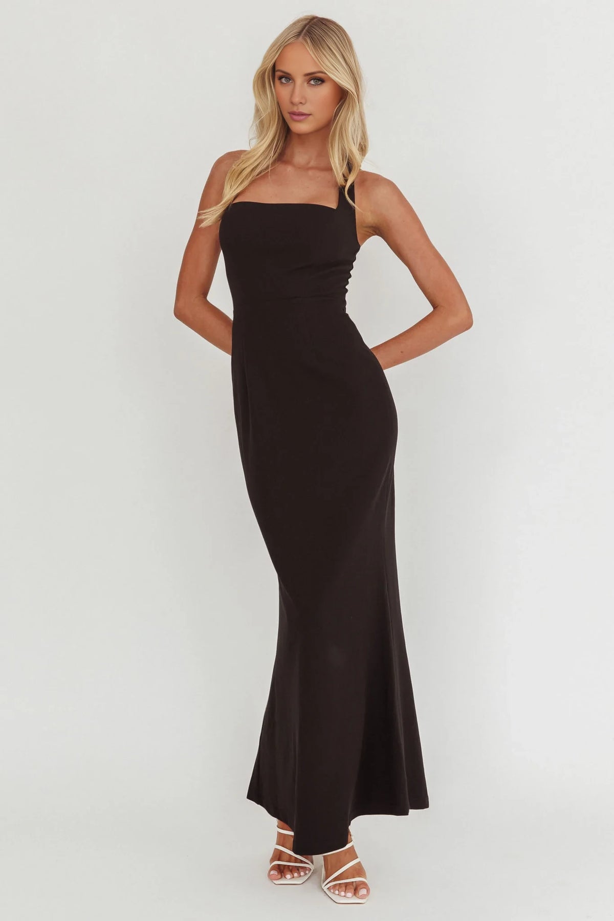Elegant Black Crepe Square Neck Sheath/Column Floor-Length Dress