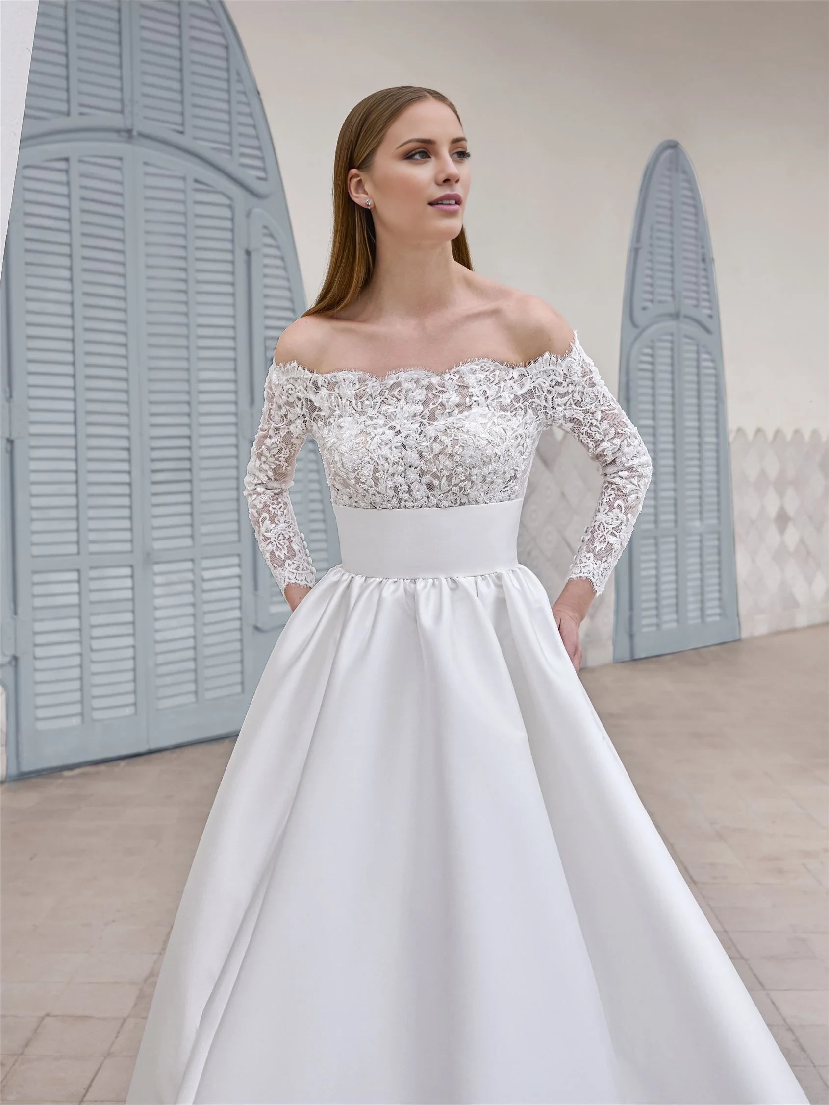Elegant White Off-Shoulder Neck Lace Long Sleeve Ball Gown Winter Wedding Dress