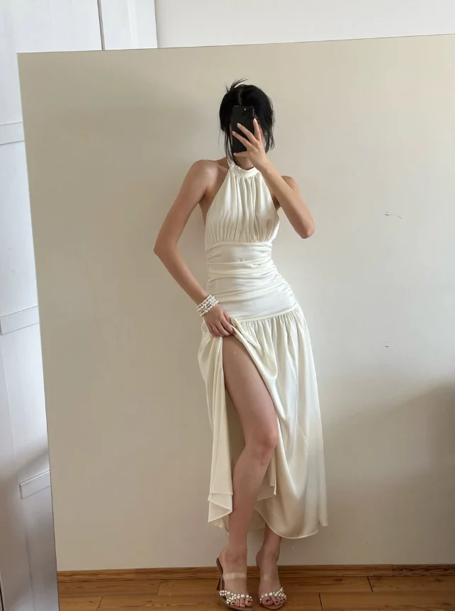 Elegant ruched A-line halter-neck sleeveless open-back slit floor-length evening dress
