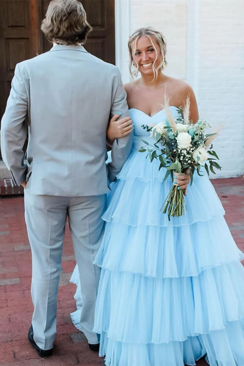 Enchanting Strapless Sweetheart Tiered Tulle Ball Gown Prom Dress with Dramatic Train