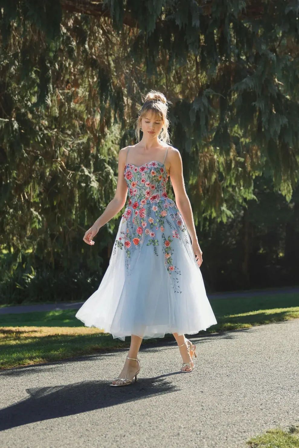 Enchanting Light Blue Tulle A-Line Spaghetti Strap Sweetheart Neck Floral Embroidery Prom Dresses