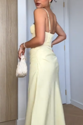 Enchanting Spaghetti Strap Prom Dresses with Sweetheart Neckline, Ruched Mesh Bodice, Side Slit and Flowing Satin Maxi Silhouette Formal Gown