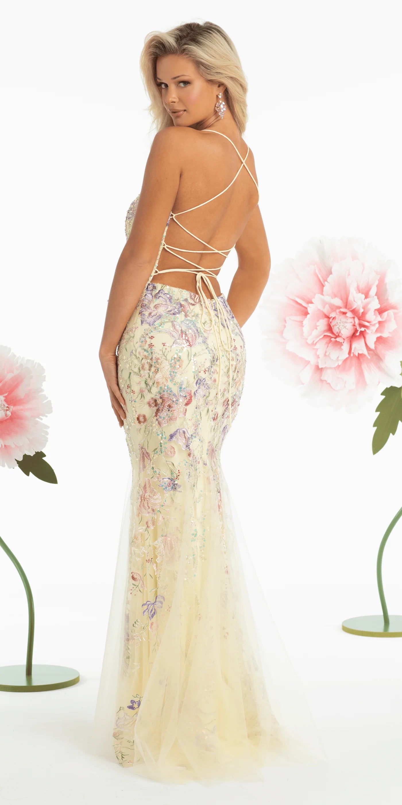 Exquisite Yellow Floral Embroidered Beaded Square Neck Spaghetti Strap Lace-Up Back Mermaid Prom Gown