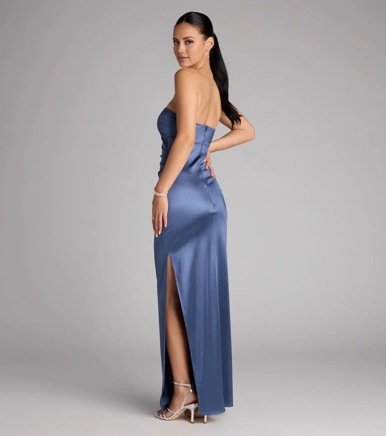 Fashion Sheath Off the Shoulder Neck Sleeveless Strapless Ruched Slit Satin Floor-Length Evening Dress