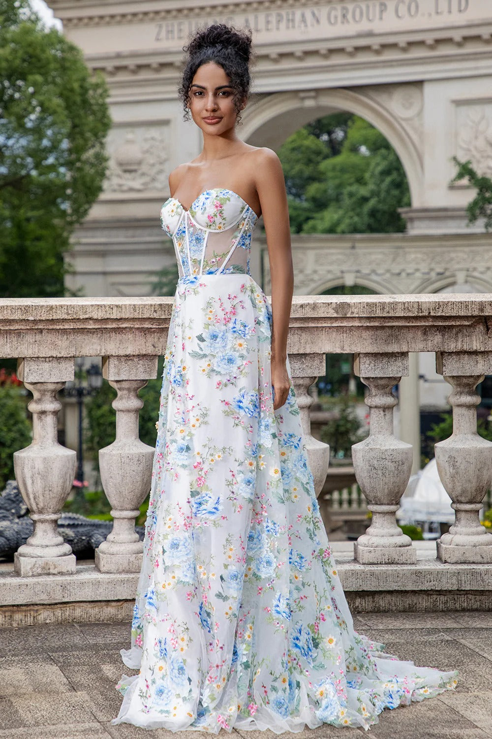 Floral Embroidered Strapless Tulle Gown – Sweetheart Corset Formal Dress with Train