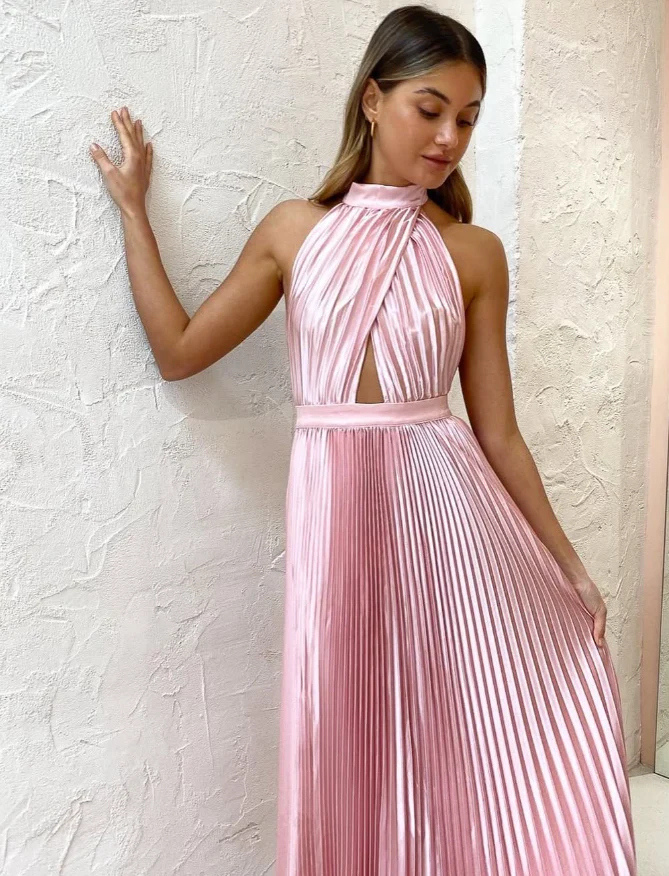Flowy A-line pleated halter neck sleeveless open-back floor-length evening dress