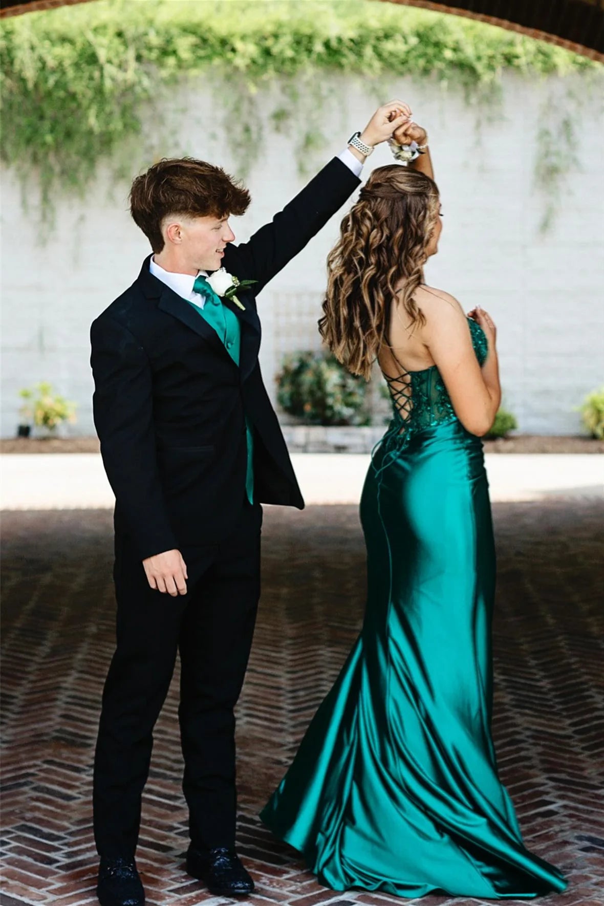 Glamorous Emerald Green Satin Mermaid Prom Dress with Sequin Lace Bodice & Lace-Up Back