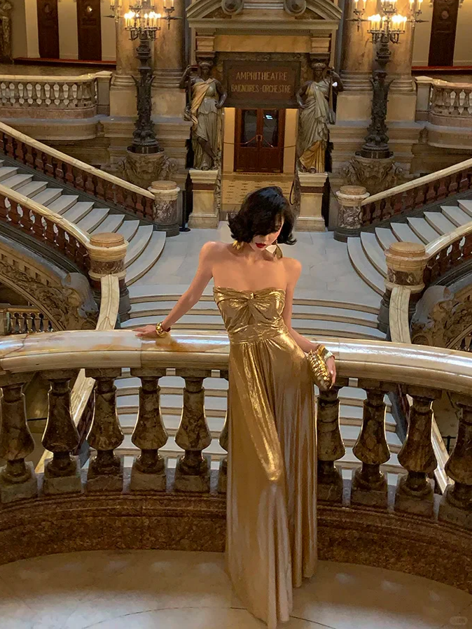 Glamorous Flowy A-Line Strapless Twisted Bodice Open Back Floor-Length Evening Dress