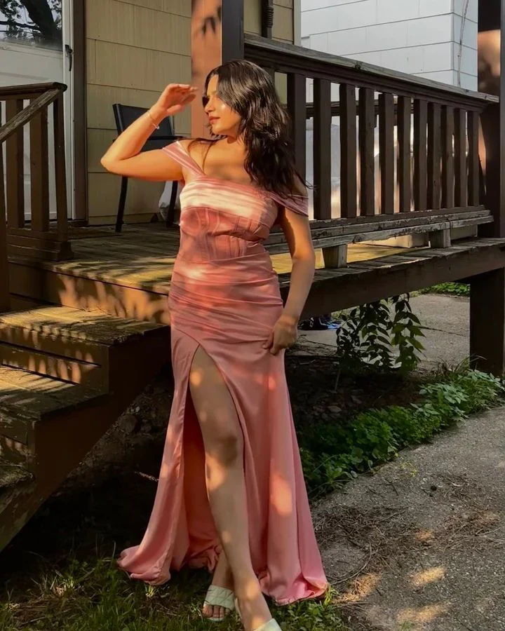 Glamorous Mermaid Off-Shoulder Corset-Back High-Slit Floor-Length Satin Evening Dress