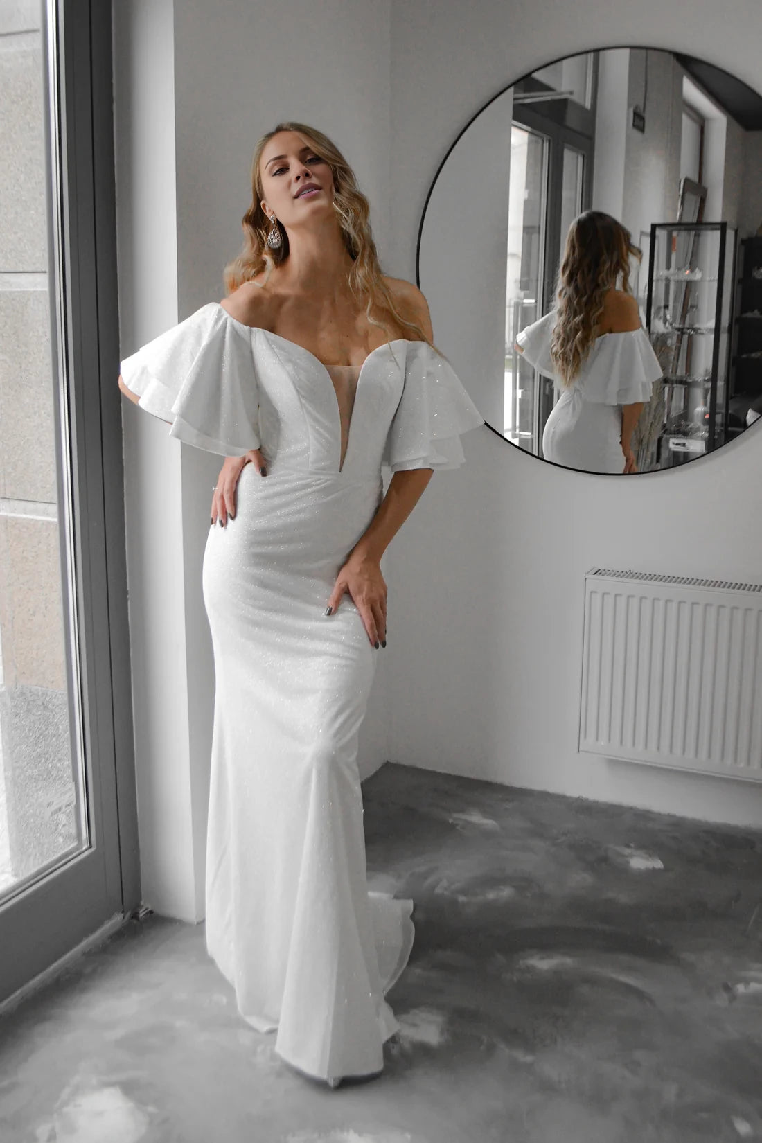 White Glitter Sheath/column Gown with V-Neck and Off-the-Shoulder Ruffles