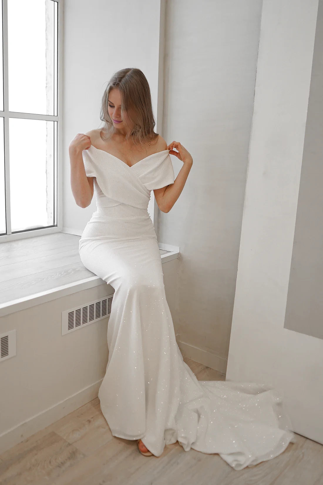 White Glitter Fabric Off-the-Shoulder Floor-Length Sheath/Column Gown