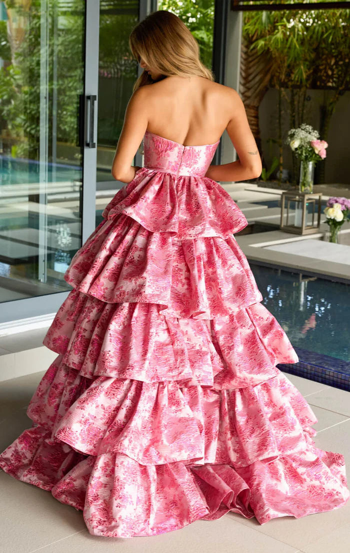 Glamorous Metallic Jacquard Ball Gown Strapless Sweetheart Sleeveless Lace-Up Back Sweep Train Formal Prom Dress