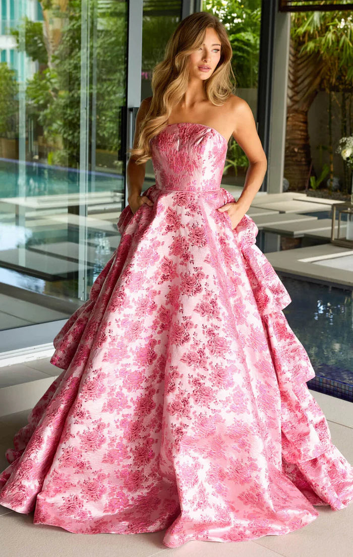 Glamorous Metallic Jacquard Ball Gown Strapless Sweetheart Sleeveless Lace-Up Back Sweep Train Formal Prom Dress