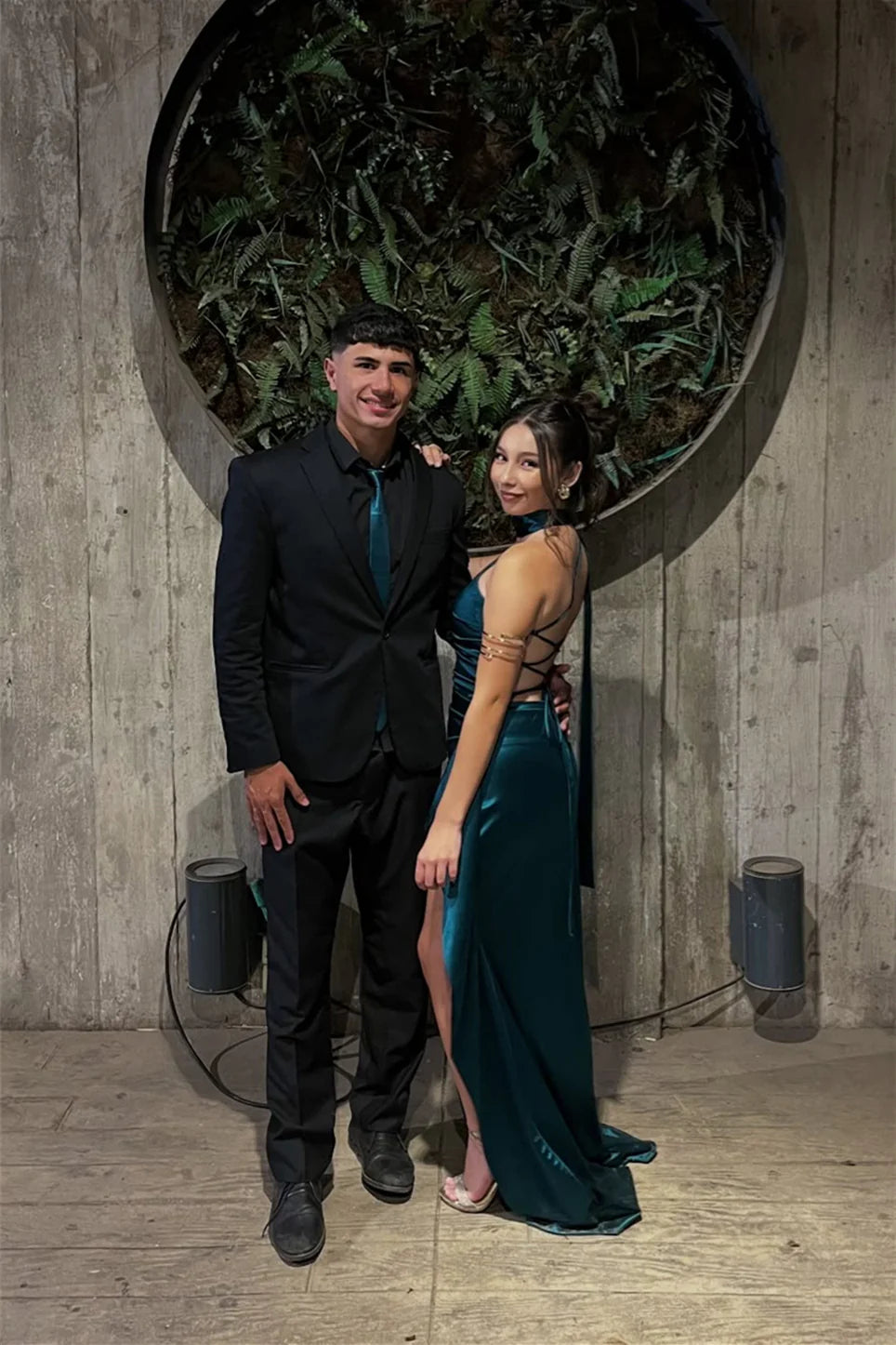 Elegant Teal Velvet Sheath/column Floor-Length Dress with Halter Choker Neckline & Lace-up Back
