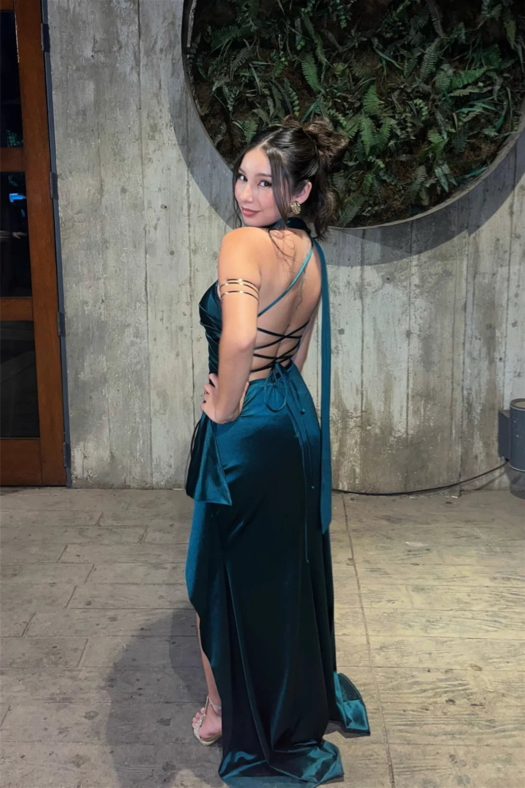 Elegant Teal Velvet Sheath/column Floor-Length Dress with Halter Choker Neckline & Lace-up Back