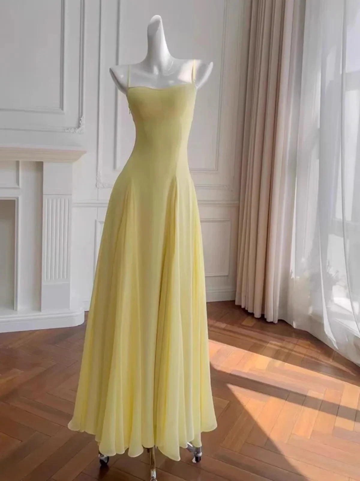 Graceful Chiffon A-Line Sweetheart Spaghetti Strap Zipper Back Floor-Length Evening Dresses