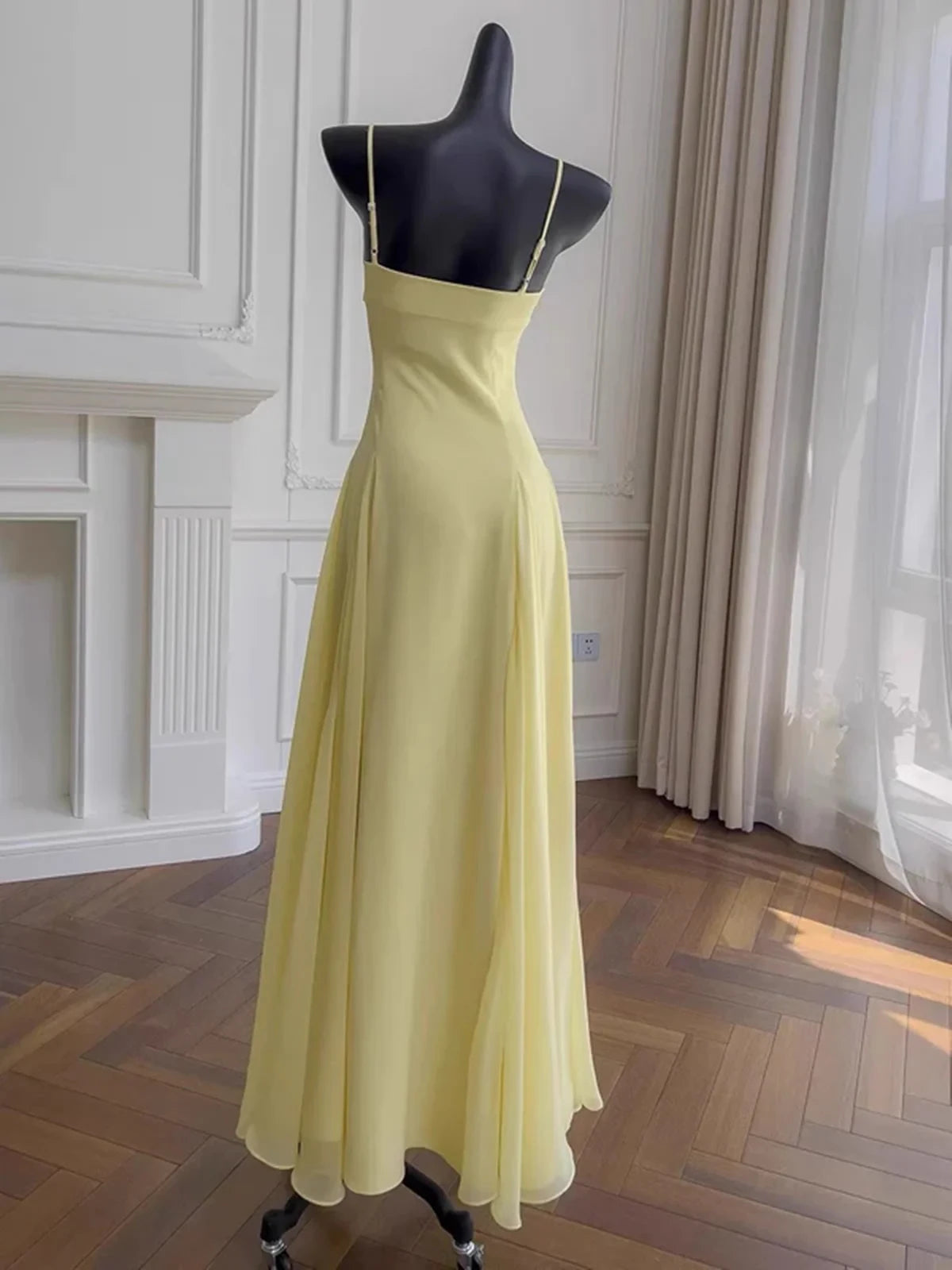 Graceful Chiffon A-Line Sweetheart Spaghetti Strap Zipper Back Floor-Length Evening Dresses