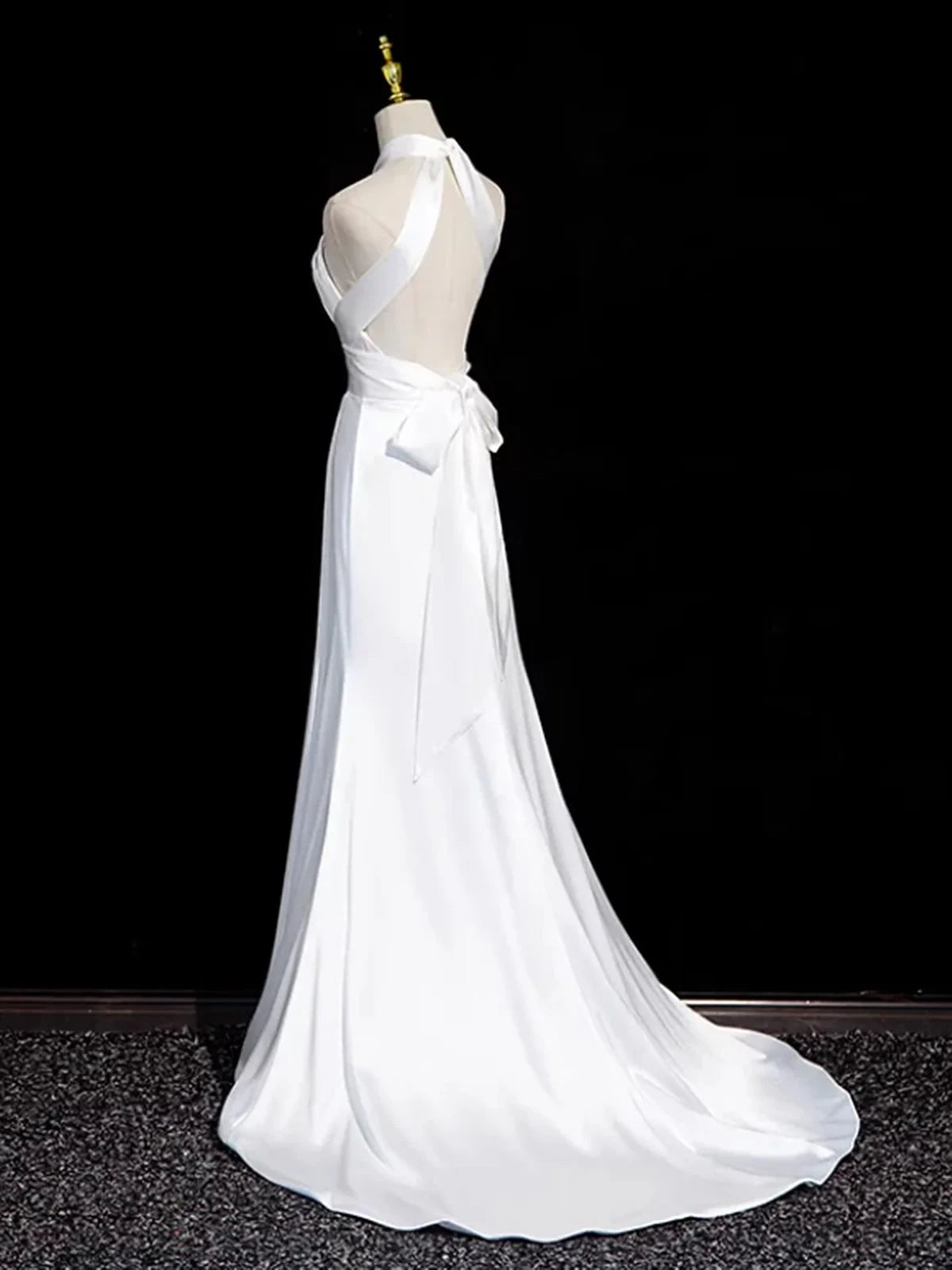 Graceful Satin Sheath Halter Sleeveless Open Back Floor-Length Evening Dresses with Slit