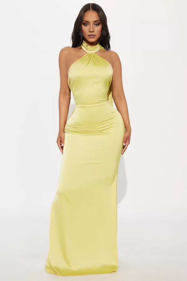 Vestido de noche largo hasta el suelo, sin mangas, sin tirantes, con cuello colgante y espalda descubierta