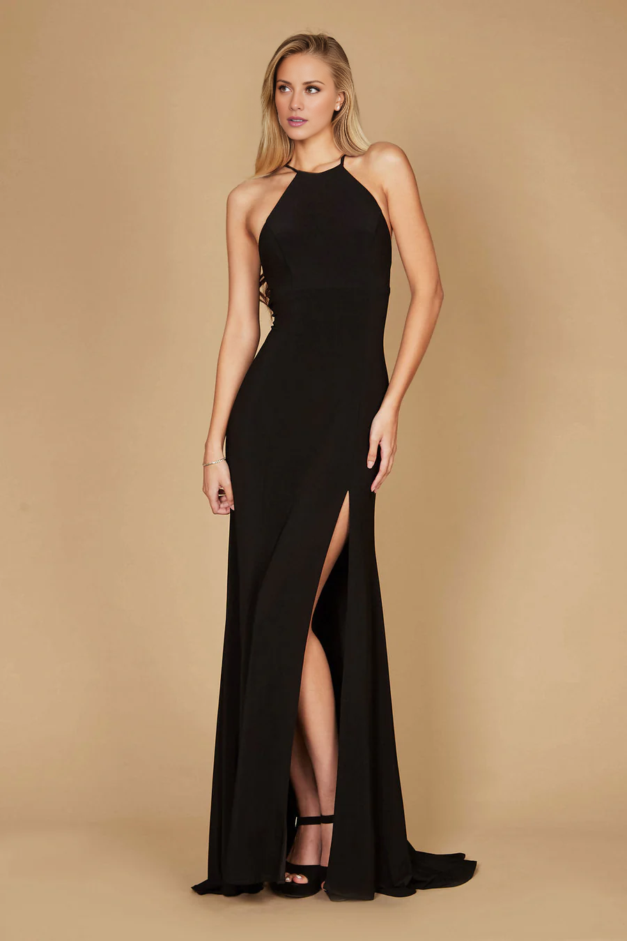 Vestido de fiesta largo hasta el suelo, sin mangas, con cuello colgante, hombros descubiertos, espalda descubierta, abertura lateral 