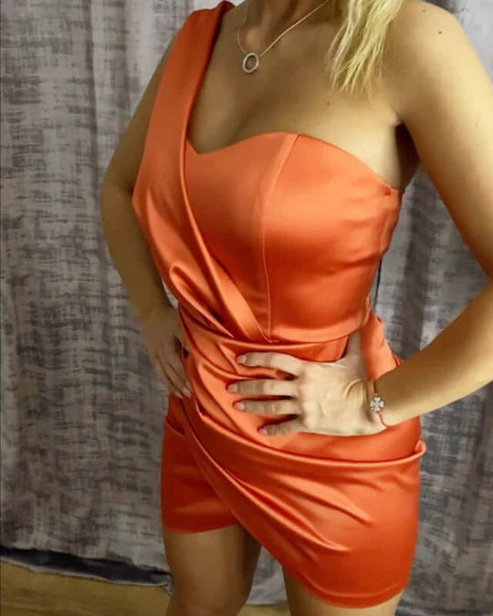 Abito da ballo con spalline strette in raso