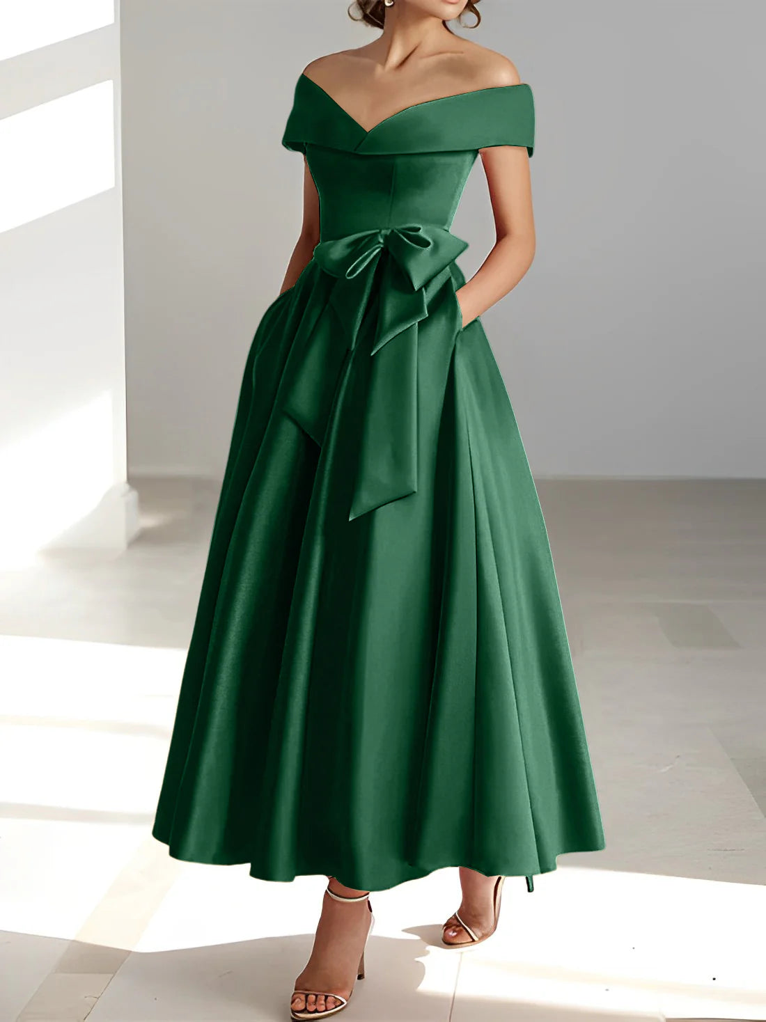 Abiti da sposa a trapezio/principessa con spalle scoperte e tasche